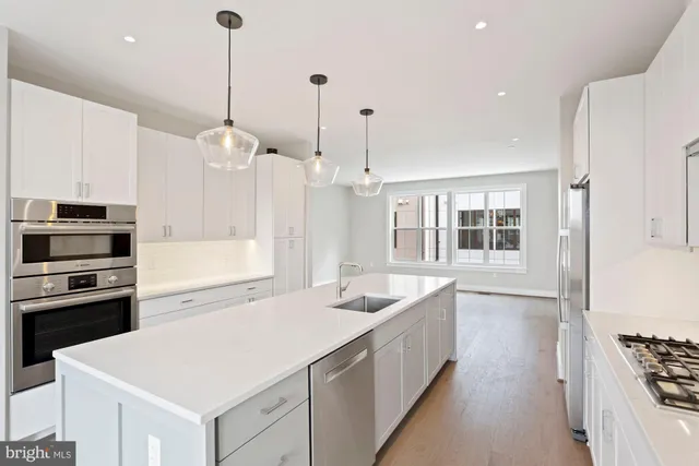 $7,500 | 203 Montgomery Street, Alexandria, VA 22314