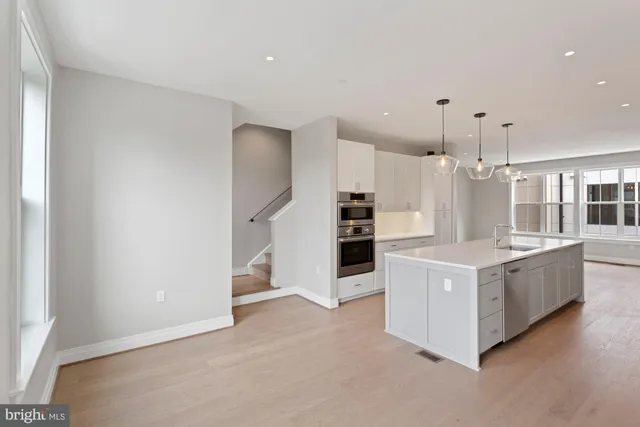 $7,500 | 203 Montgomery Street, Alexandria, VA 22314