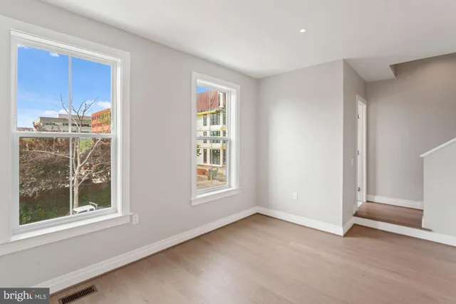 $7,500 | 203 Montgomery Street, Alexandria, VA 22314