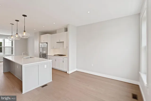 $7,500 | 203 Montgomery Street, Alexandria, VA 22314