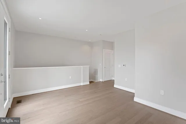 $7,500 | 203 Montgomery Street, Alexandria, VA 22314