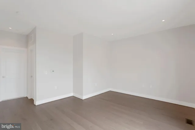 $7,500 | 203 Montgomery Street, Alexandria, VA 22314