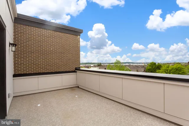 $7,500 | 203 Montgomery Street, Alexandria, VA 22314