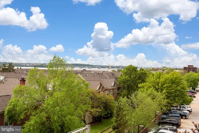 $7,500 | 203 Montgomery Street, Alexandria, VA 22314