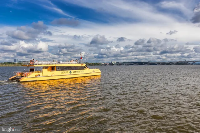 $7,500 | 203 Montgomery Street, Alexandria, VA 22314