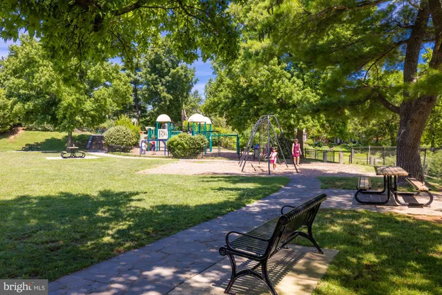 $7,500 | 203 Montgomery Street, Alexandria, VA 22314