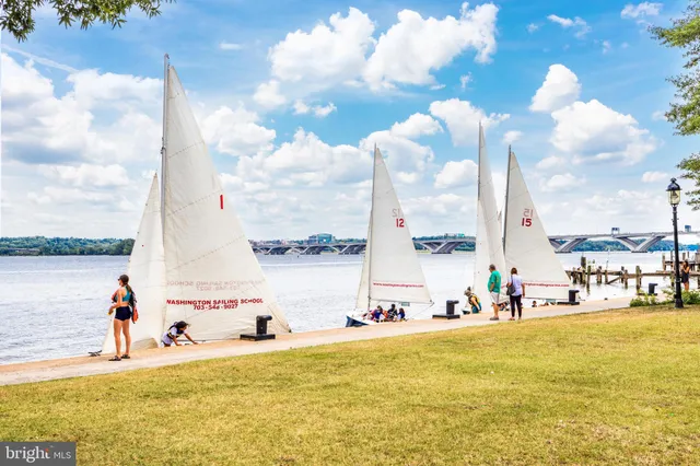 $7,500 | 203 Montgomery Street, Alexandria, VA 22314