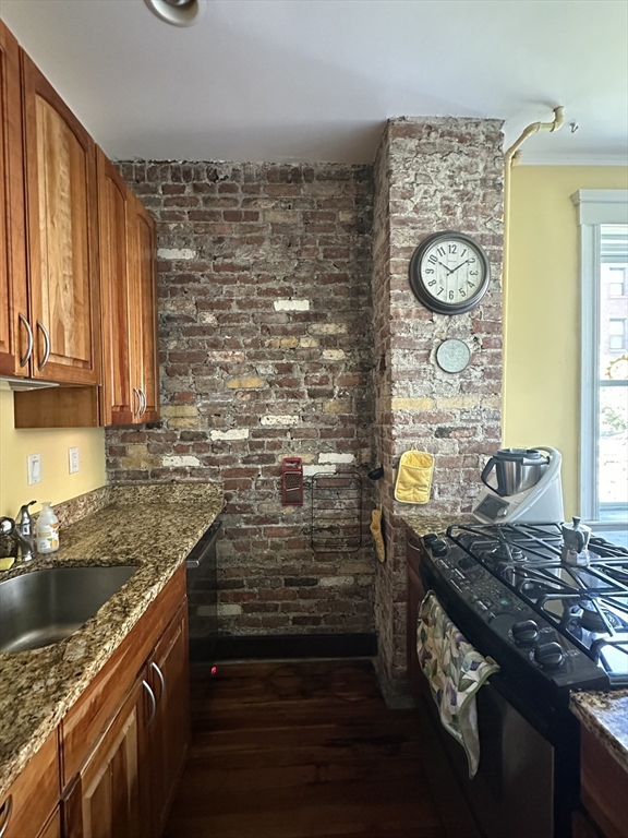 64 Chestnut Street, Unit 2 Boston, MA 02129 - Photo 5 of 28
