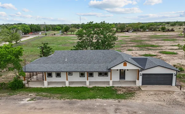 $2,000 | 13515 Quintana Road, Von Ormy, TX 78073