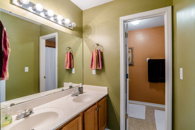 513 Glenwood Circle Foley, AL 36535 - Photo 13 of 18