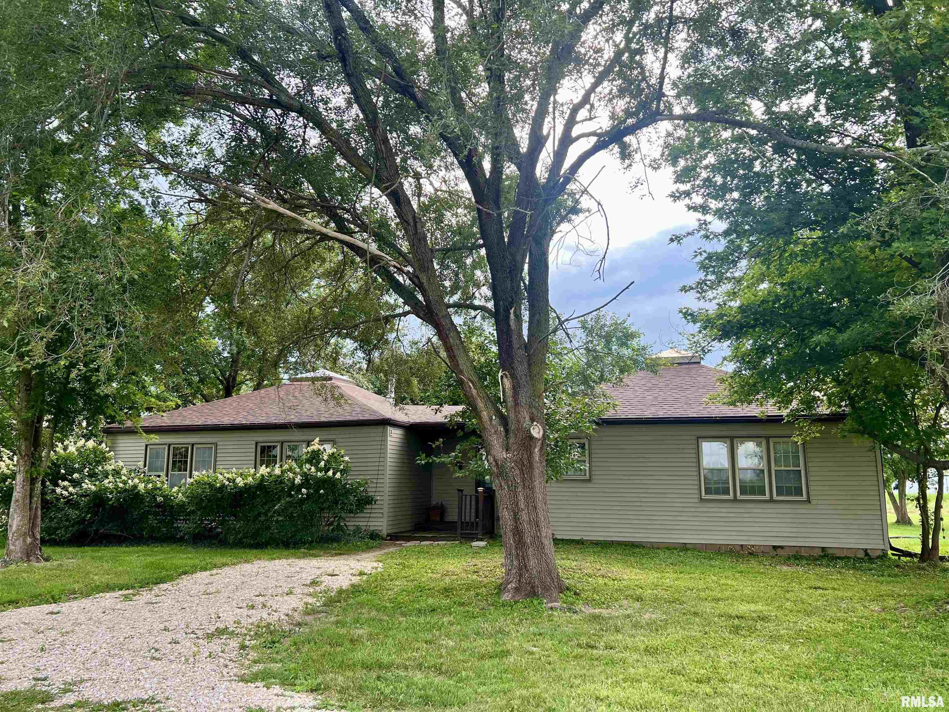 101 Clayton Road Murrayville, IL 62668 - Photo 1 of 29