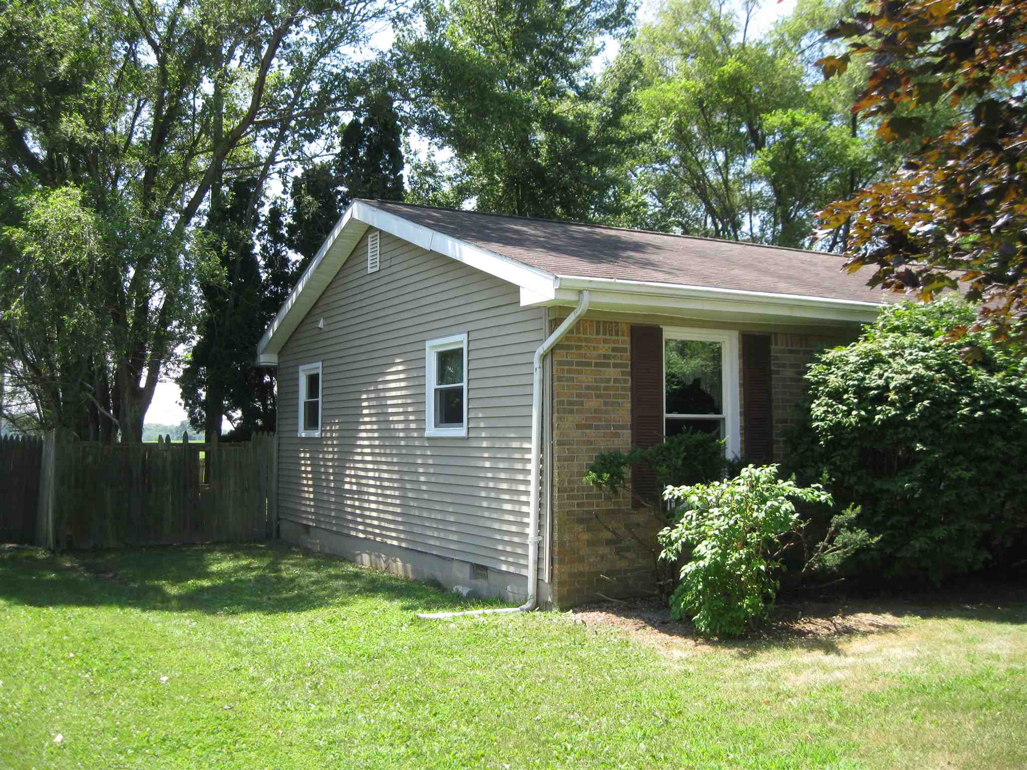 521 Bollman Street Decatur, IN 46733 - Photo 4 of 31