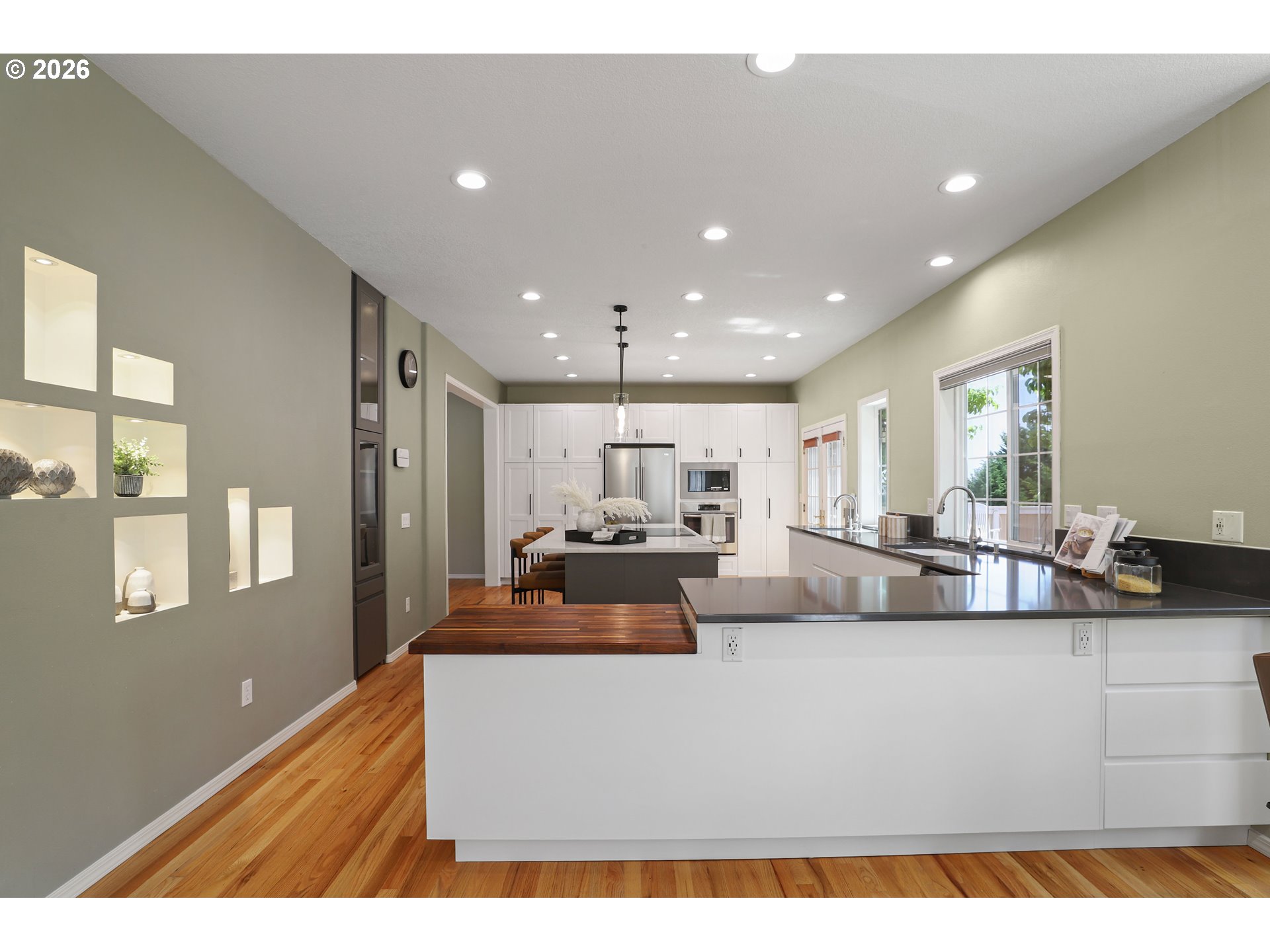 13436 Southwest Clearview Way Tigard, OR 97223 - Photo 14 of 40