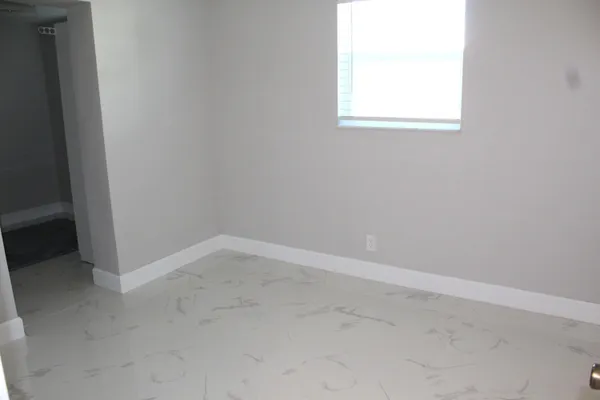 $2,100 | 2719 Peer Lane, Delray Beach, FL 33445