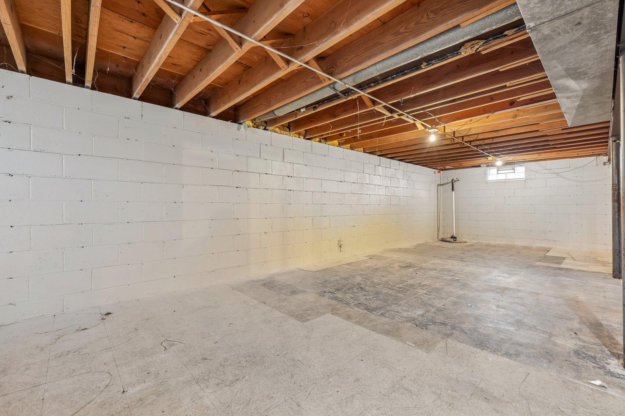 2100 Illinois Street Racine, WI 53405 - Photo 20 of 32 25-web-or-mls-Illinois St-S1909-025