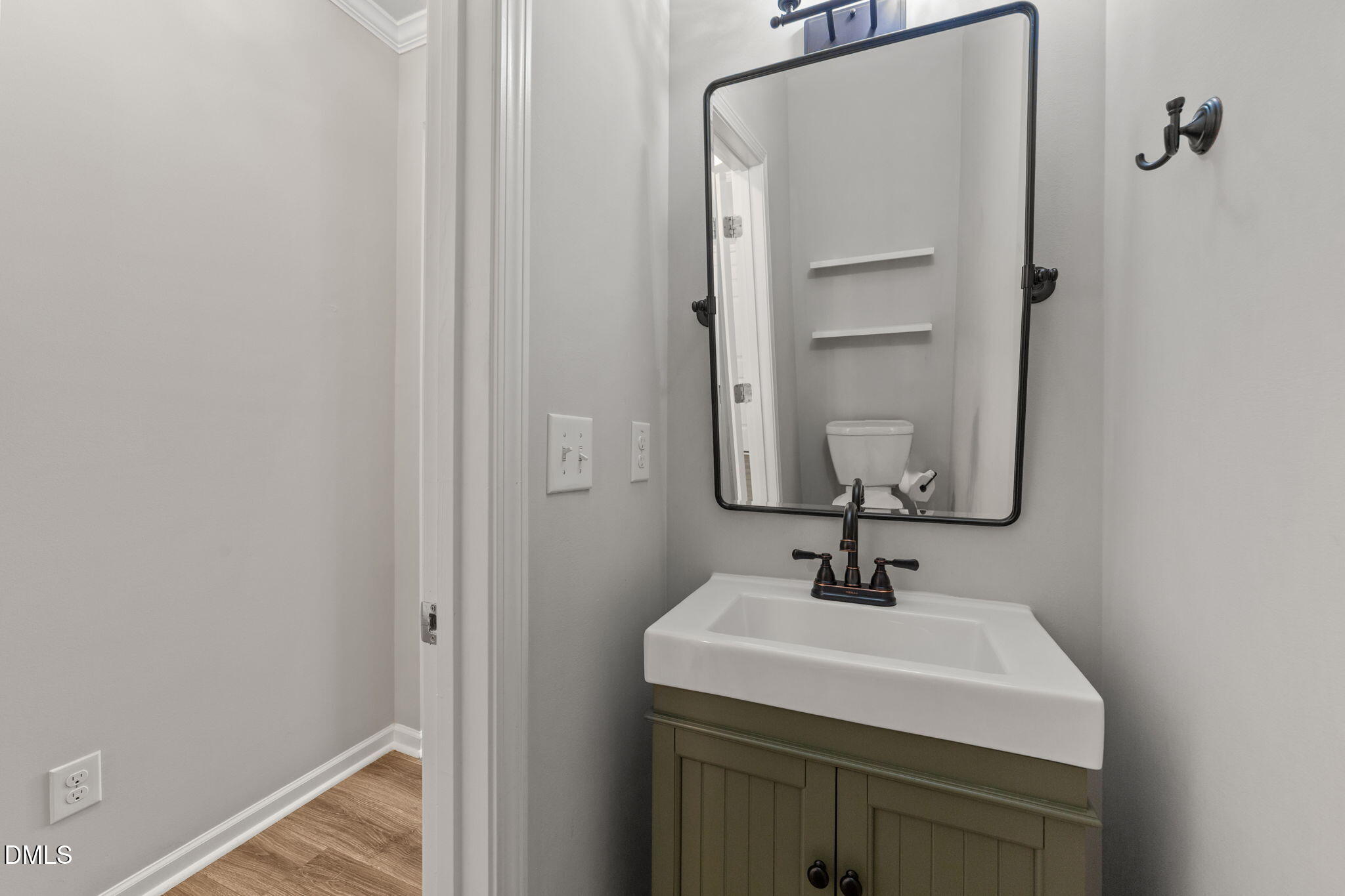 620 Metro Street Apex, NC 27502 - Photo 29 of 43 21-web-or-mls-VB4A4109
