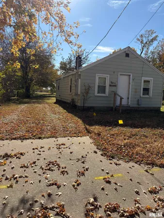 $22,500 | 1523 East Pierce Street, Macomb, IL 61455