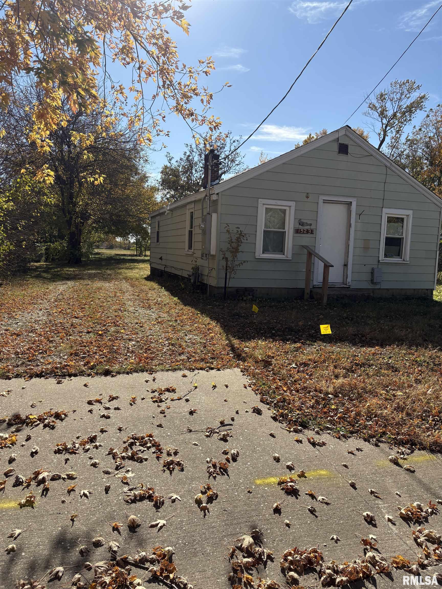 1523 East Pierce Street Macomb, IL 61455 - Photo 1 of 1