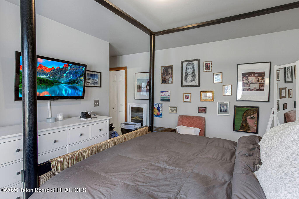 865 Seneca Lane Jackson, WY 83001 - Photo 21 of 35 Main Bedroom Photo III