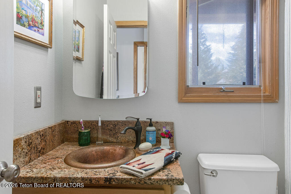 865 Seneca Lane Jackson, WY 83001 - Photo 22 of 35 Main Bathroom I