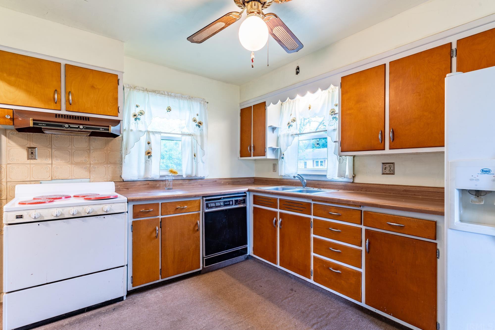 2616 Sand Point Road Fort Wayne, IN 46809 - Photo 9 of 23