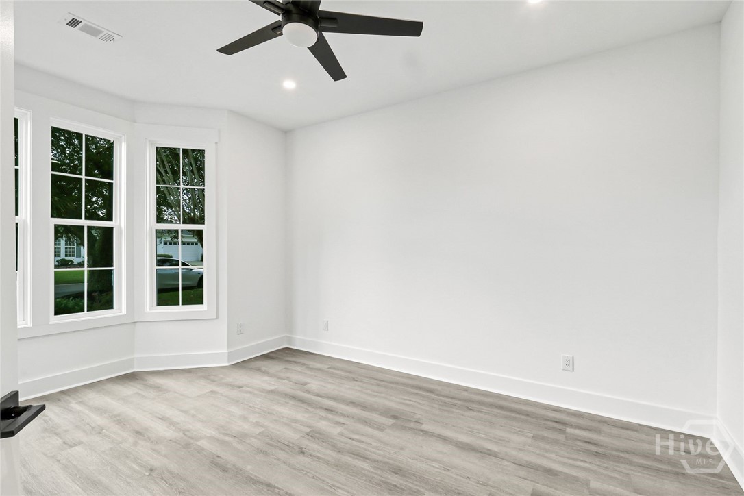 29 Hamilton Drive Bluffton, SC 29909 - Photo 27 of 33 Guest bedroom with bay window