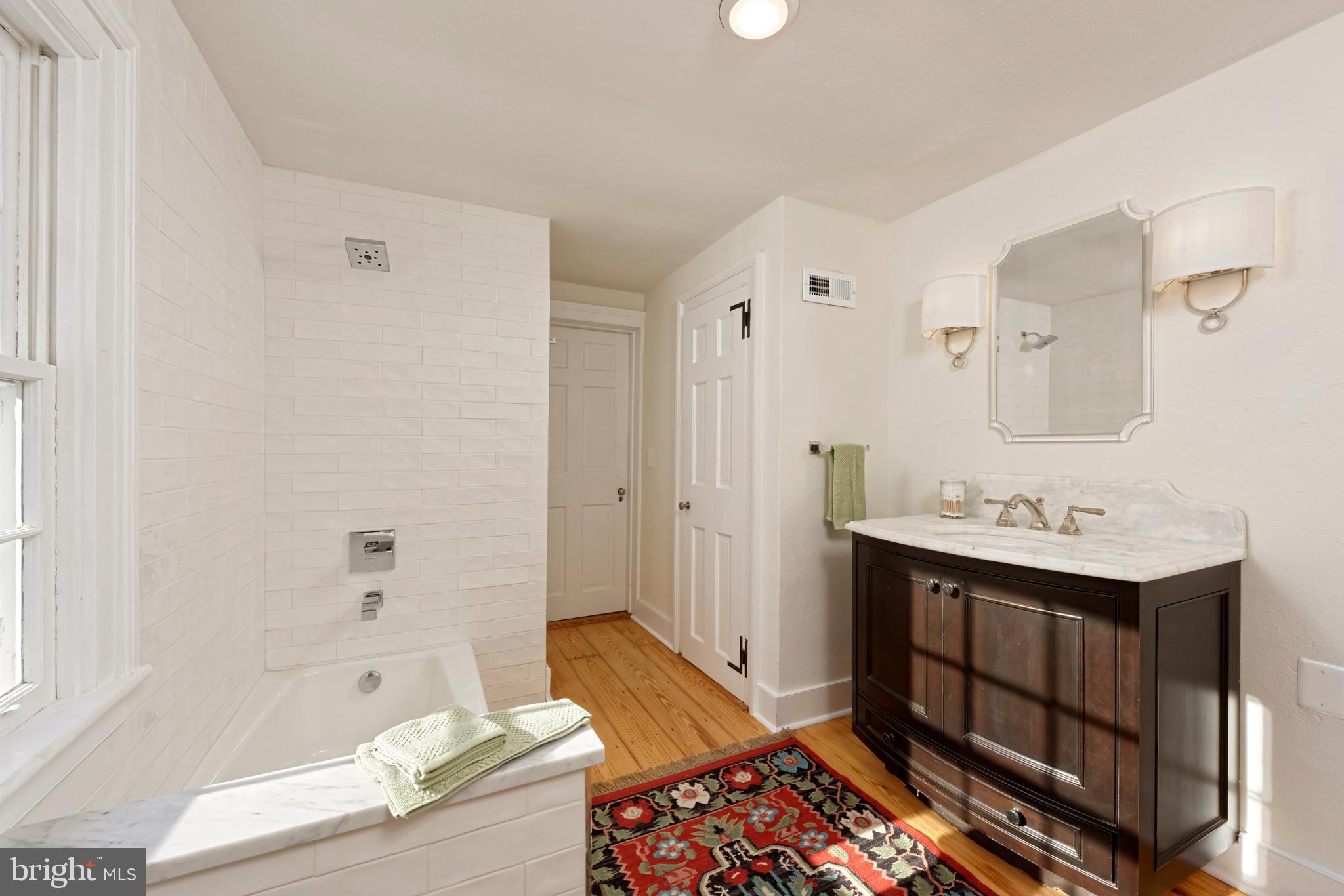 20532 Trappe Road Upperville, VA 20184 - Photo 22 of 63 Renovated full bath for guest bedroom #3