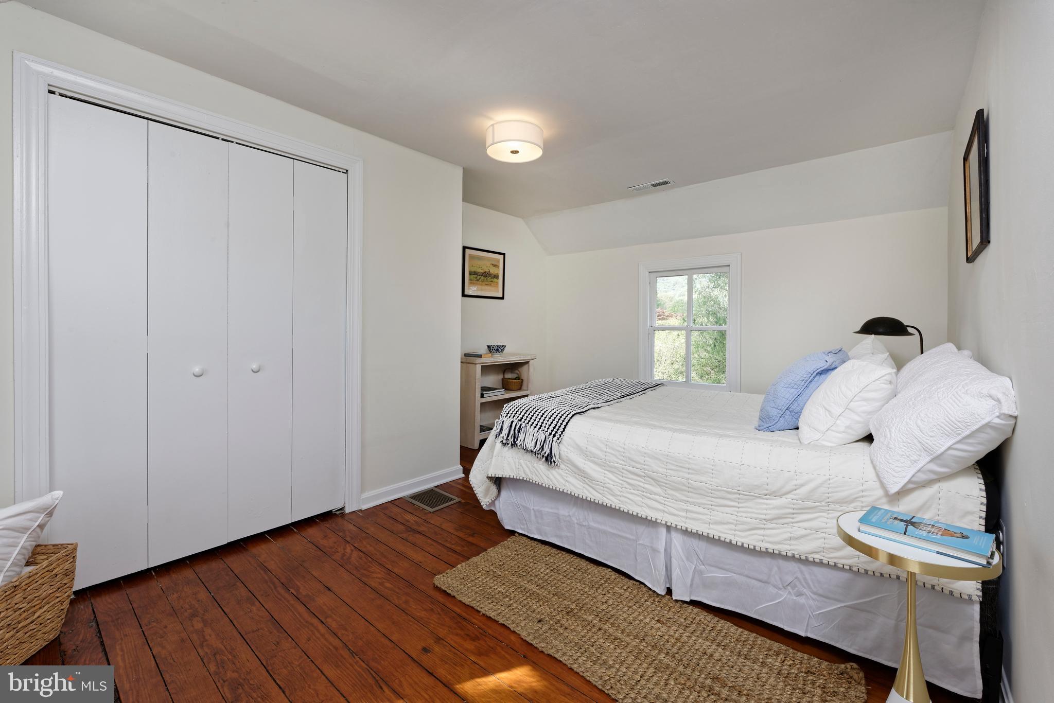 20532 Trappe Road Upperville, VA 20184 - Photo 36 of 63 Primary bedroom in the guest house