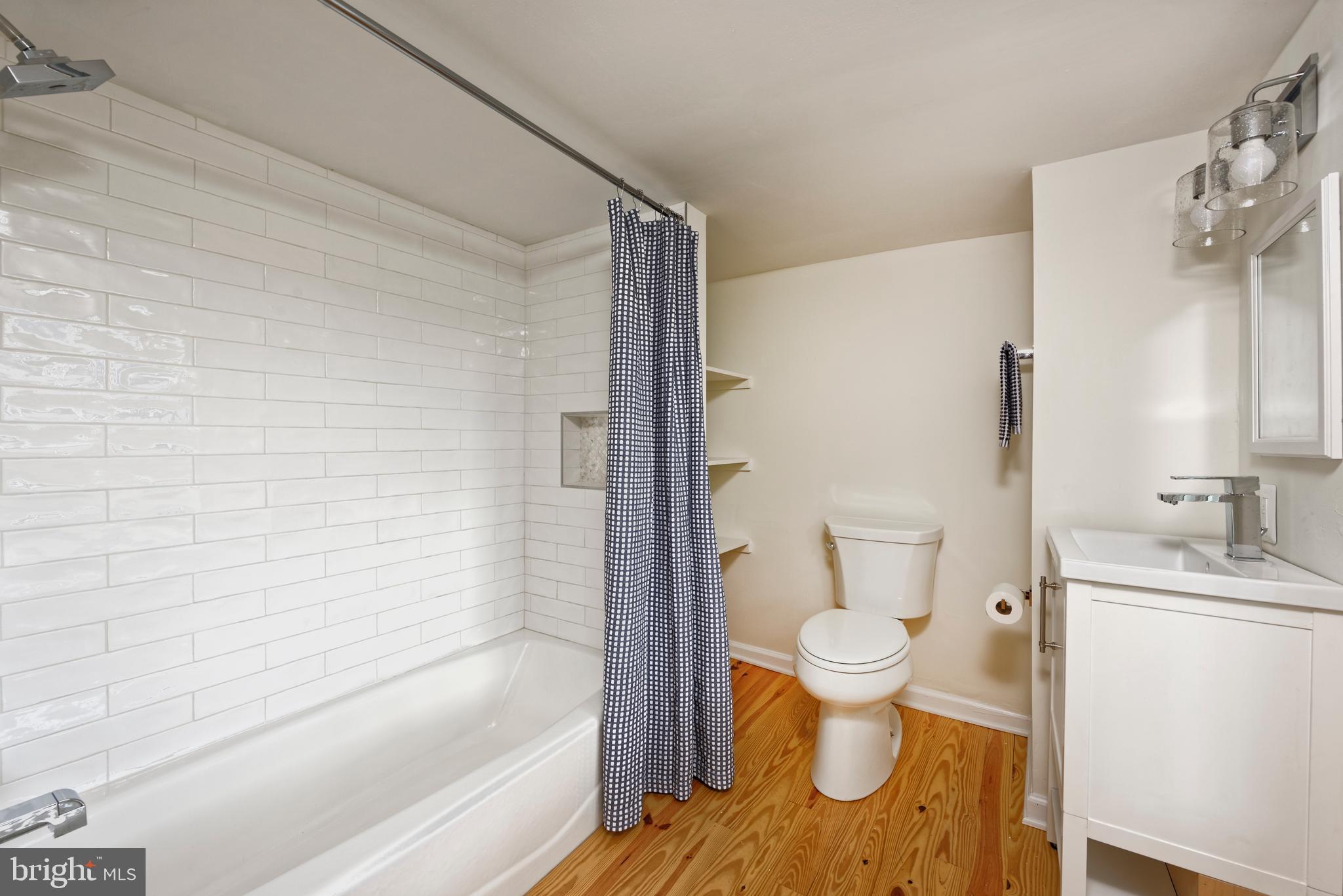 20532 Trappe Road Upperville, VA 20184 - Photo 37 of 63 New full bath in the guest house