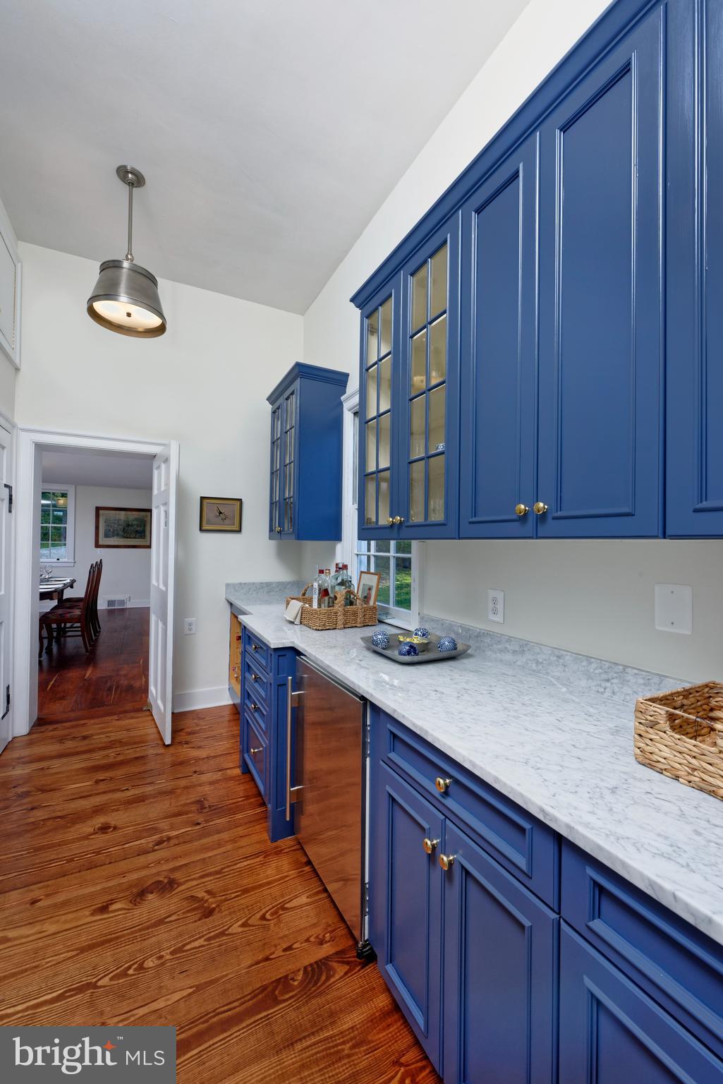 20532 Trappe Road Upperville, VA 20184 - Photo 7 of 63 Butler's Pantry has upgraded countertops & sink