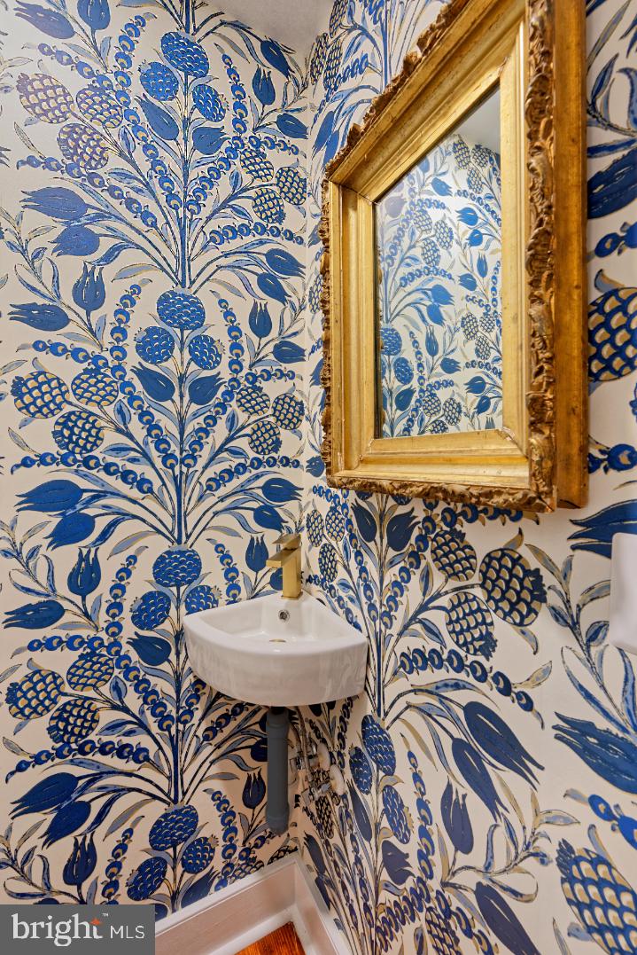 20532 Trappe Road Upperville, VA 20184 - Photo 8 of 63 New powder room off the Butler's Pantry