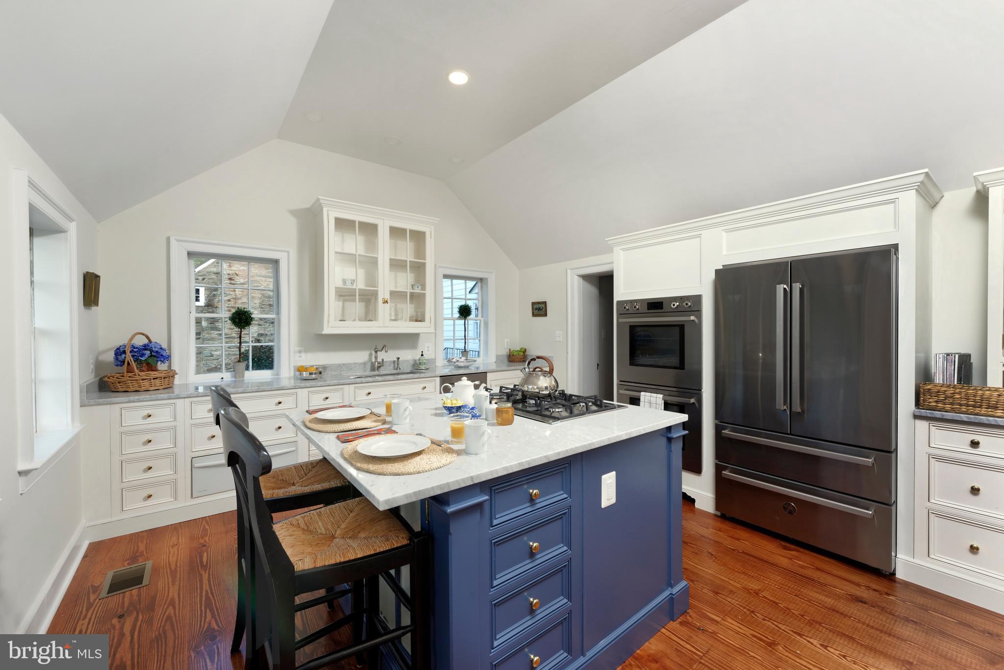 20532 Trappe Road Upperville, VA 20184 - Photo 10 of 63 New cabinets, island & upscale appliances