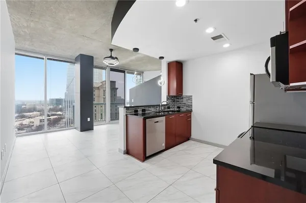 $1,895 | 3324 Peachtree Road Northeast, Unit 2008, Atlanta, GA 30326