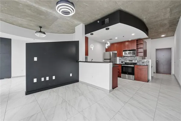 $1,895 | 3324 Peachtree Road Northeast, Unit 2008, Atlanta, GA 30326