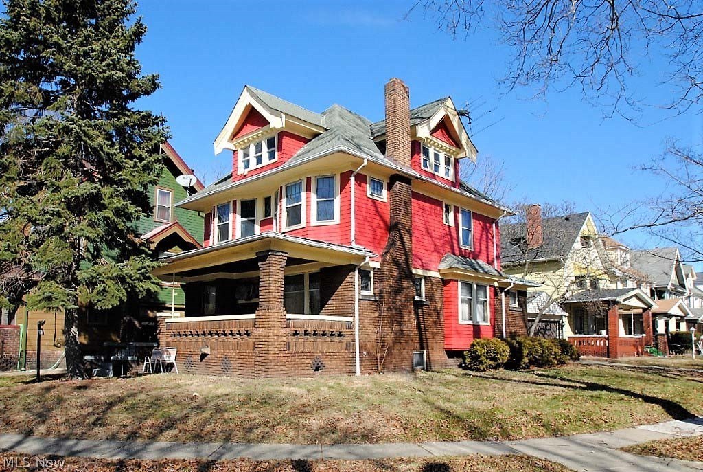 879 Herrick Road Cleveland, OH 44108 - Photo 1 of 29 Gallery Image 1