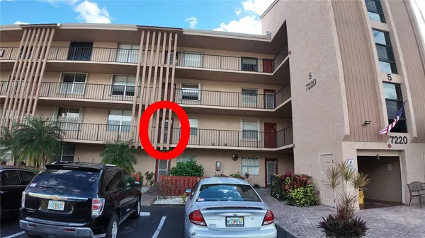 $2,000 | 7220 Lake Cir Drive, Unit 203, Margate, FL 33063