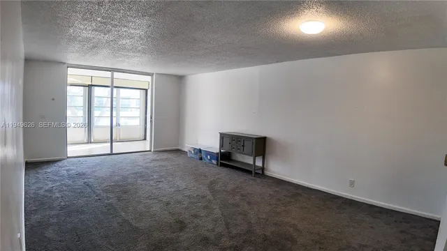 $2,000 | 7220 Lake Cir Drive, Unit 203, Margate, FL 33063