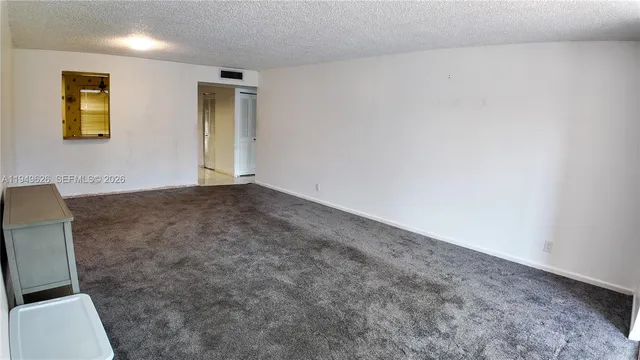 $2,000 | 7220 Lake Cir Drive, Unit 203, Margate, FL 33063