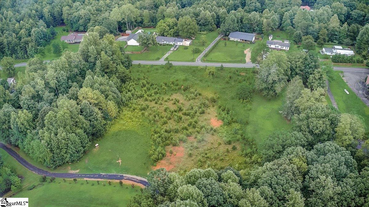 139 Pleasant Retreat Road Travelers Rest, SC 29690 - Photo 8 of 32