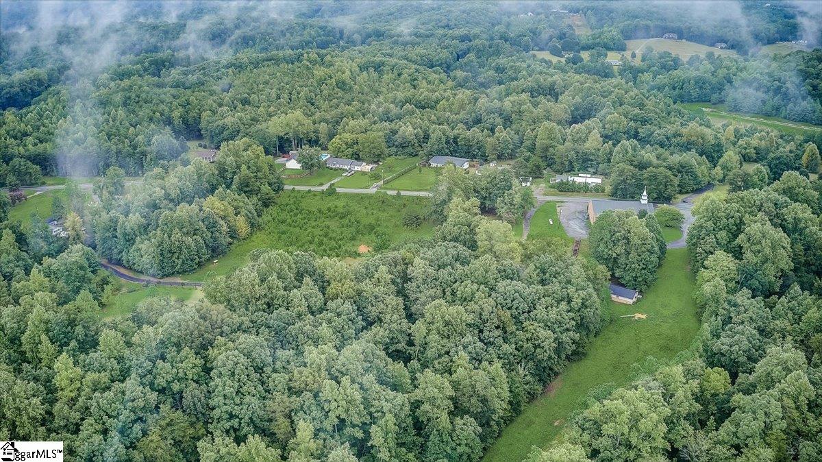 139 Pleasant Retreat Road Travelers Rest, SC 29690 - Photo 10 of 32