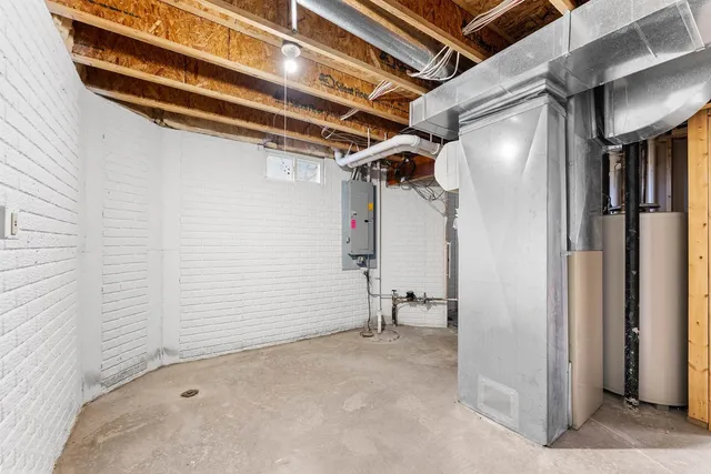 $342,500 | 4004 West 30th Street, Davenport, IA 52804