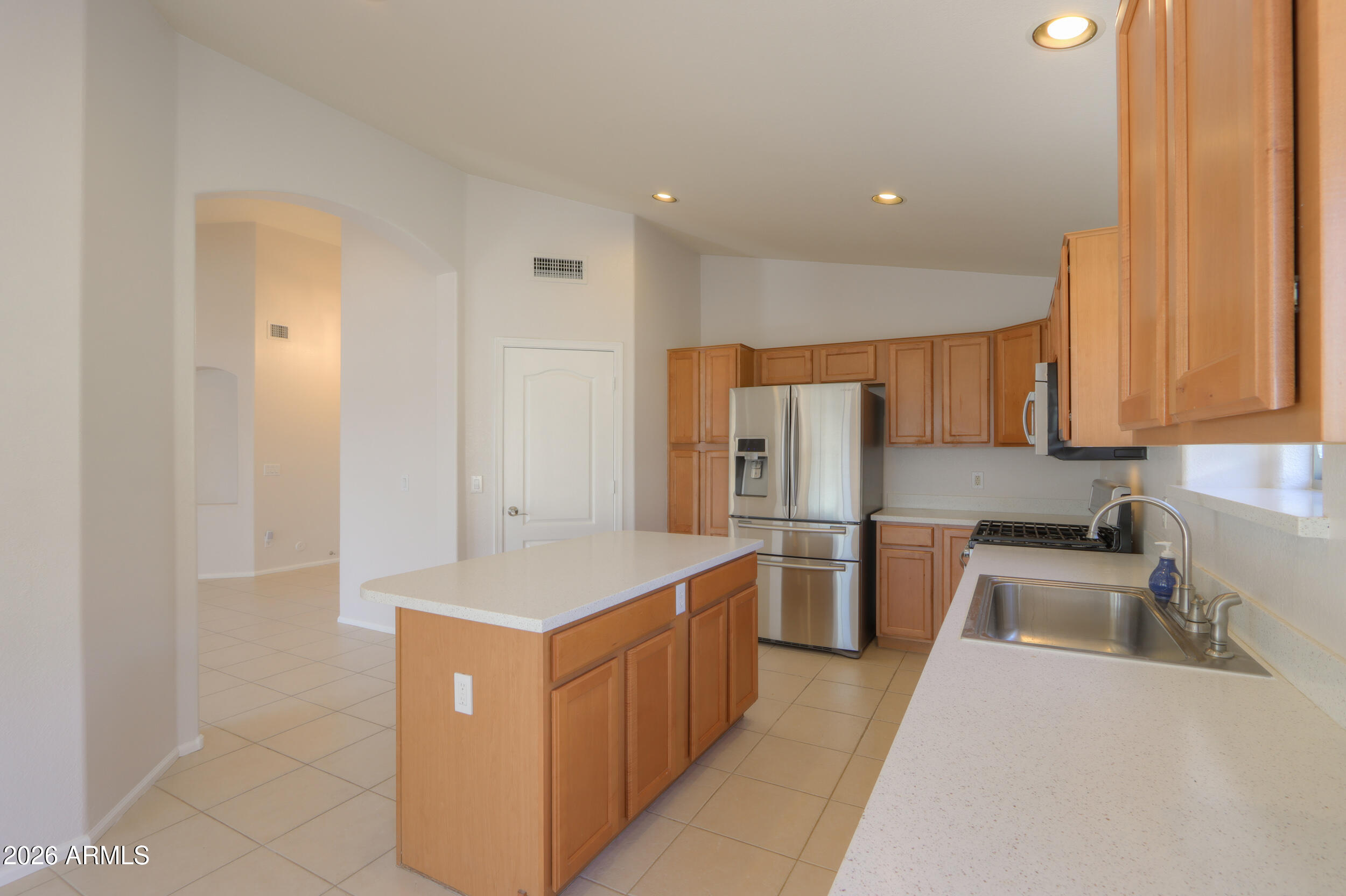 22723 North Aaron Road Maricopa, AZ 85138 - Photo 6 of 39 10