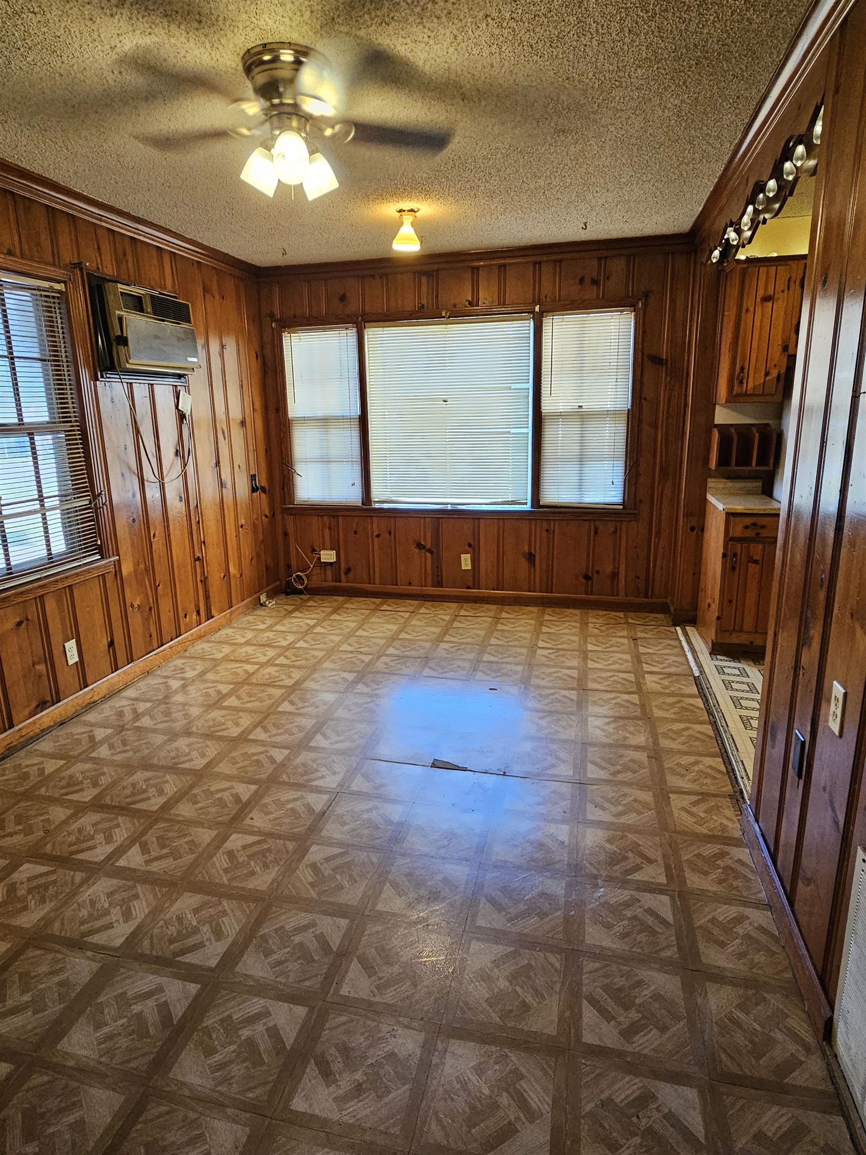 1196 Wells Station Road Memphis, TN 38122 - Photo 18 of 20 Gallery Image 18