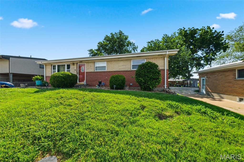 6908 Howdershell Road Hazelwood, MO 63042 - Photo 6 of 32