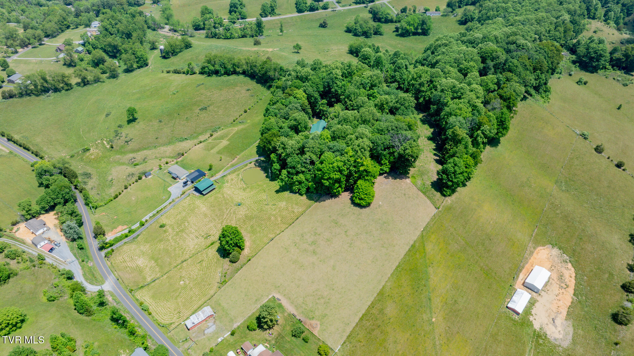 11766 Rocky Hill Road Bristol, VA 24202 - Photo 4 of 67 dji_fly_20260520_132146_0641_17792978525