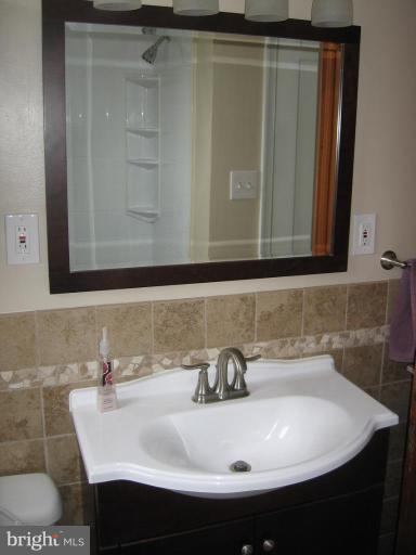 1737 Red Oak Road Parkville, MD 21234 - Photo 14 of 17 Bath #3