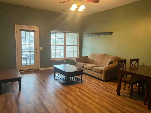 $1,900 | 2782 South Knightsbridge Circle, Ann Arbor, MI 48105