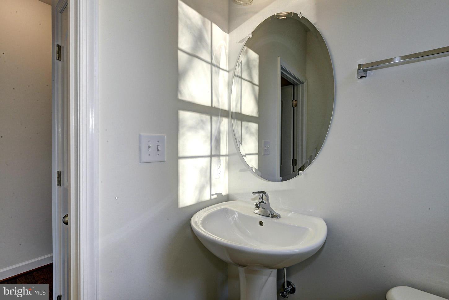 1118 Sulphur Spring Road Halethorpe, MD 21227 - Photo 11 of 30 Bath