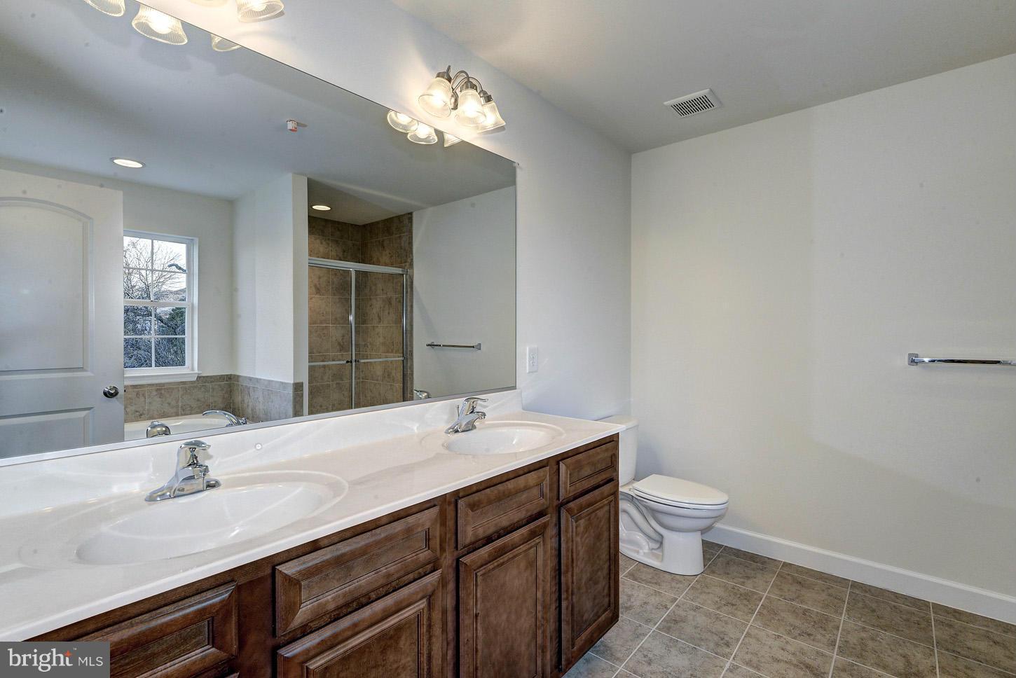 1118 Sulphur Spring Road Halethorpe, MD 21227 - Photo 16 of 30 Bath (Master)