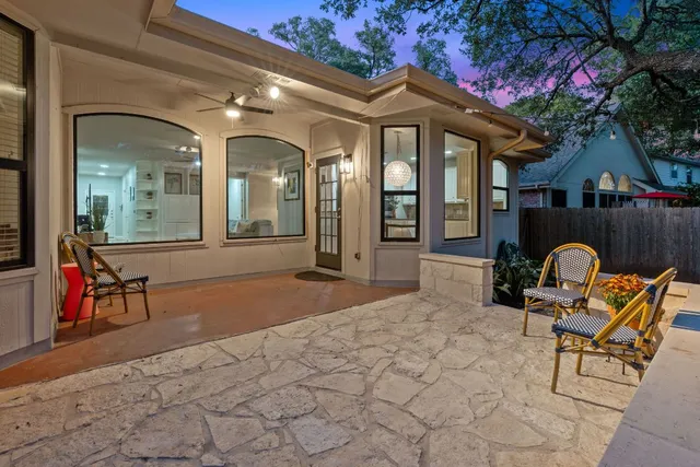 a living room filled with furniture
